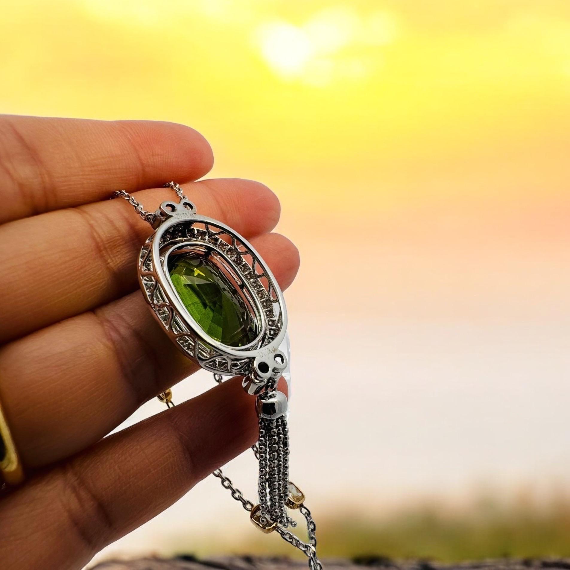 Collar de gota de peridoto y diamantes de 20,55 quilates en venta 2