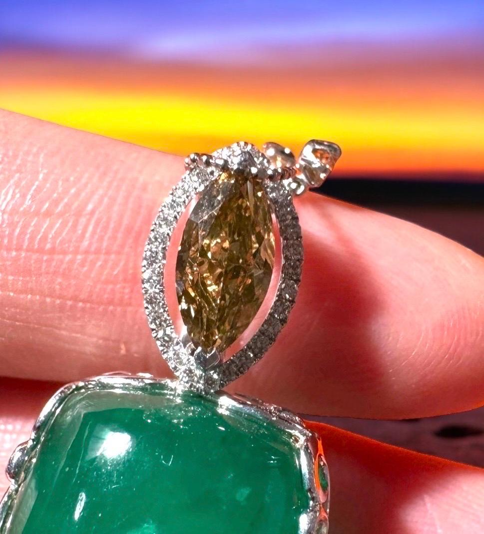 RARO ciondolo con smeraldo da 47,73 carati certificato GRS in vendita 1