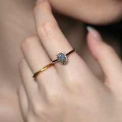 Australischer Schwarzer Opal Diamant Halo Verlobungsring 18K Gelbgold