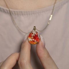 Collana con ciondolo in opale di fuoco “Matrix” e diamanti, un vero gioiello raro, in oro giallo 14 carati
