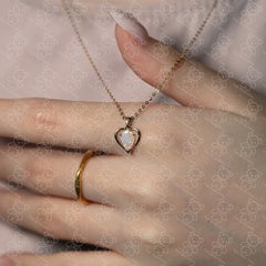 Ciondolo a forma di cuore Collana con opale australiano solido in oro giallo 14k