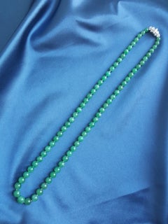 Jadeite Bead Necklace With Diamond Clasp