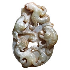 Archaische Chilong-Scheibe aus blasser Jade