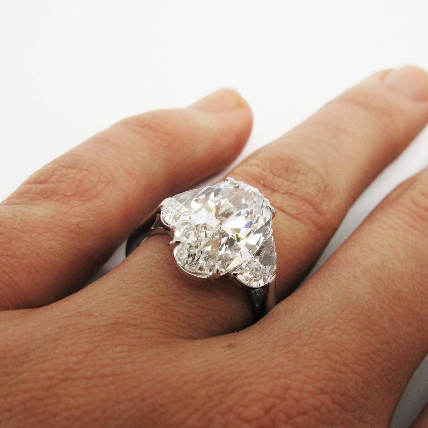 4.01 Carat GIA Cert Oval Diamond Platinum Ring For Sale at 1stdibs