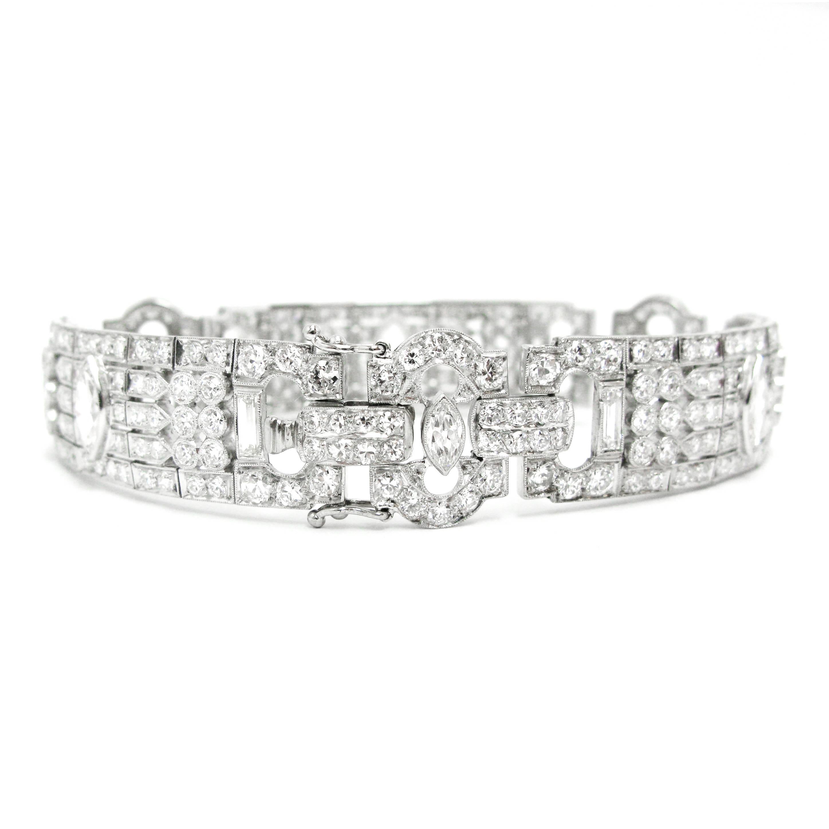 Women's or Men's Art Deco 15 Carats Diamonds Gold Bracelet