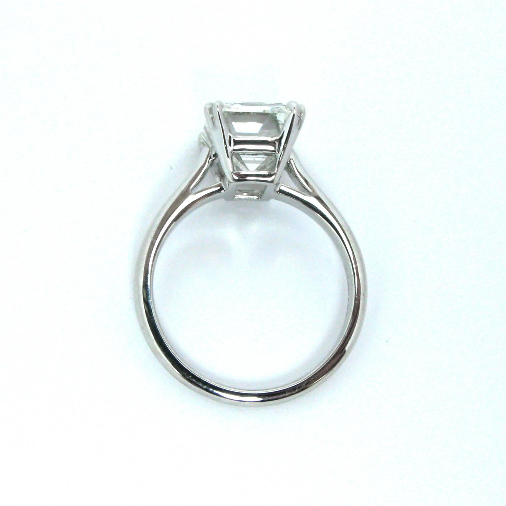 Tiffany & Co. 4::12 Karat GIA Smaragdschliff Solitär Diamant Platin Ring 1