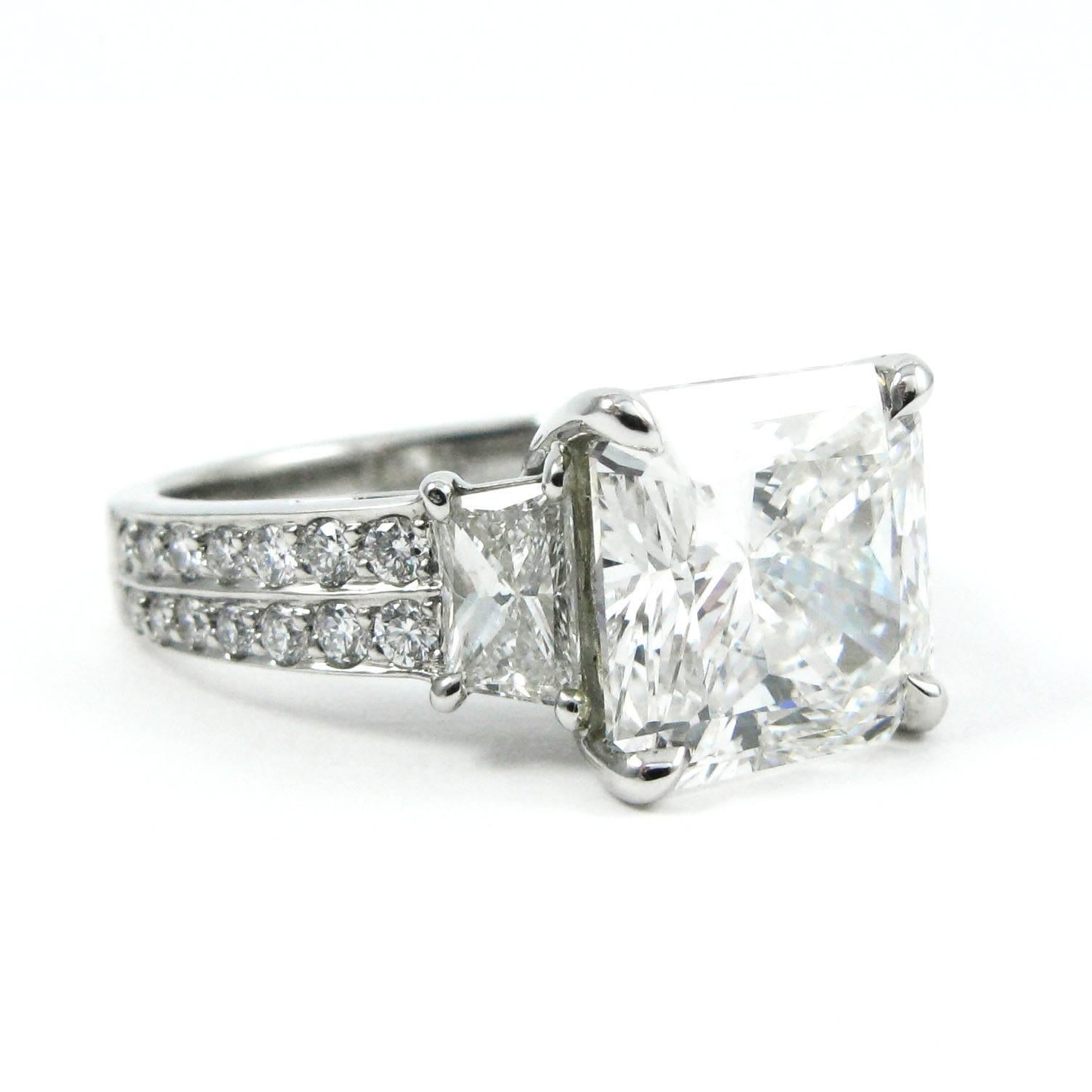 4.63 Carat GIA H VS2 Radiant Cut Diamond Pave Platinum Ring  In Excellent Condition In New York, NY