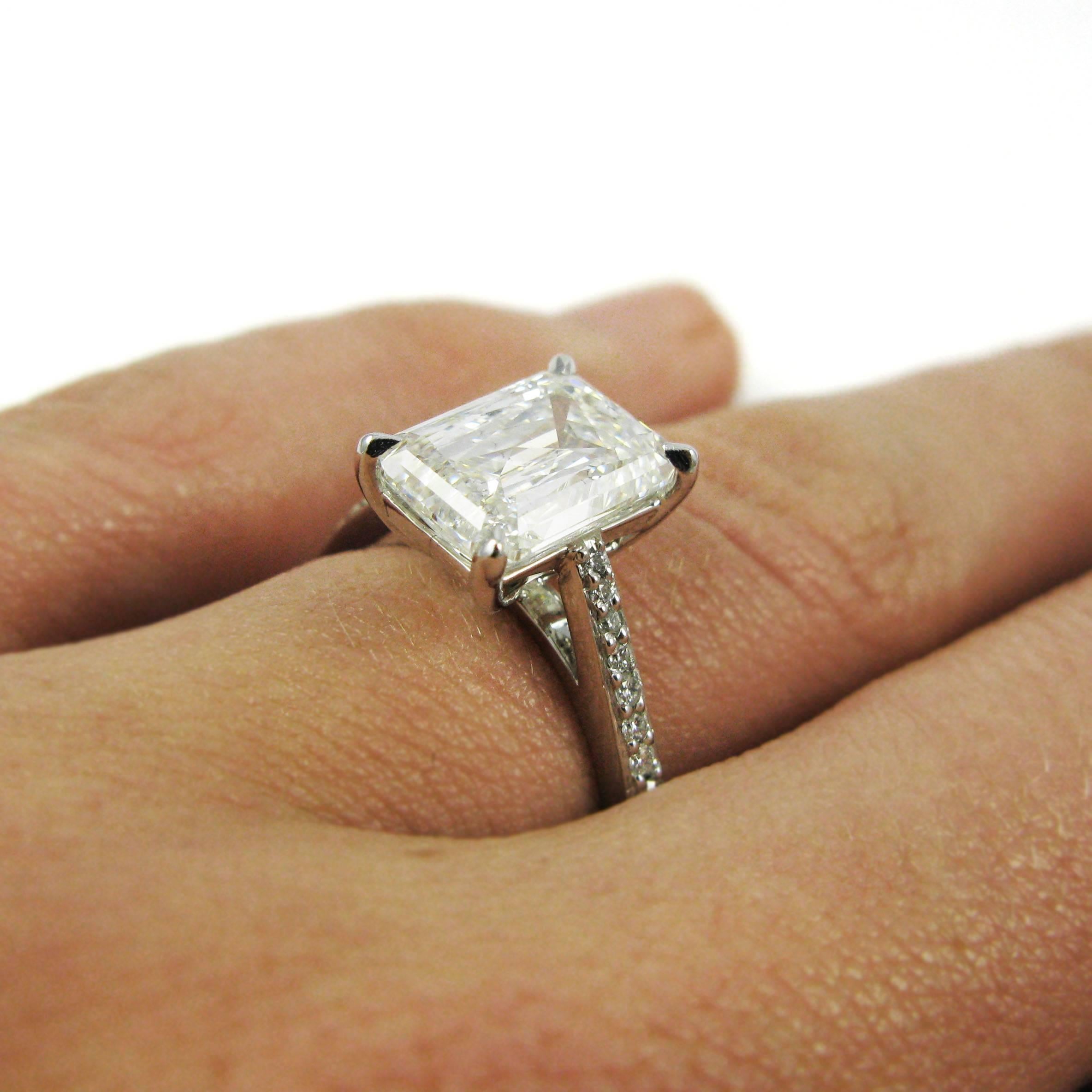 GIA Certified 3.27 Carat Crisscut Diamond Platinum Pave Engagement Ring In Excellent Condition In New York, NY