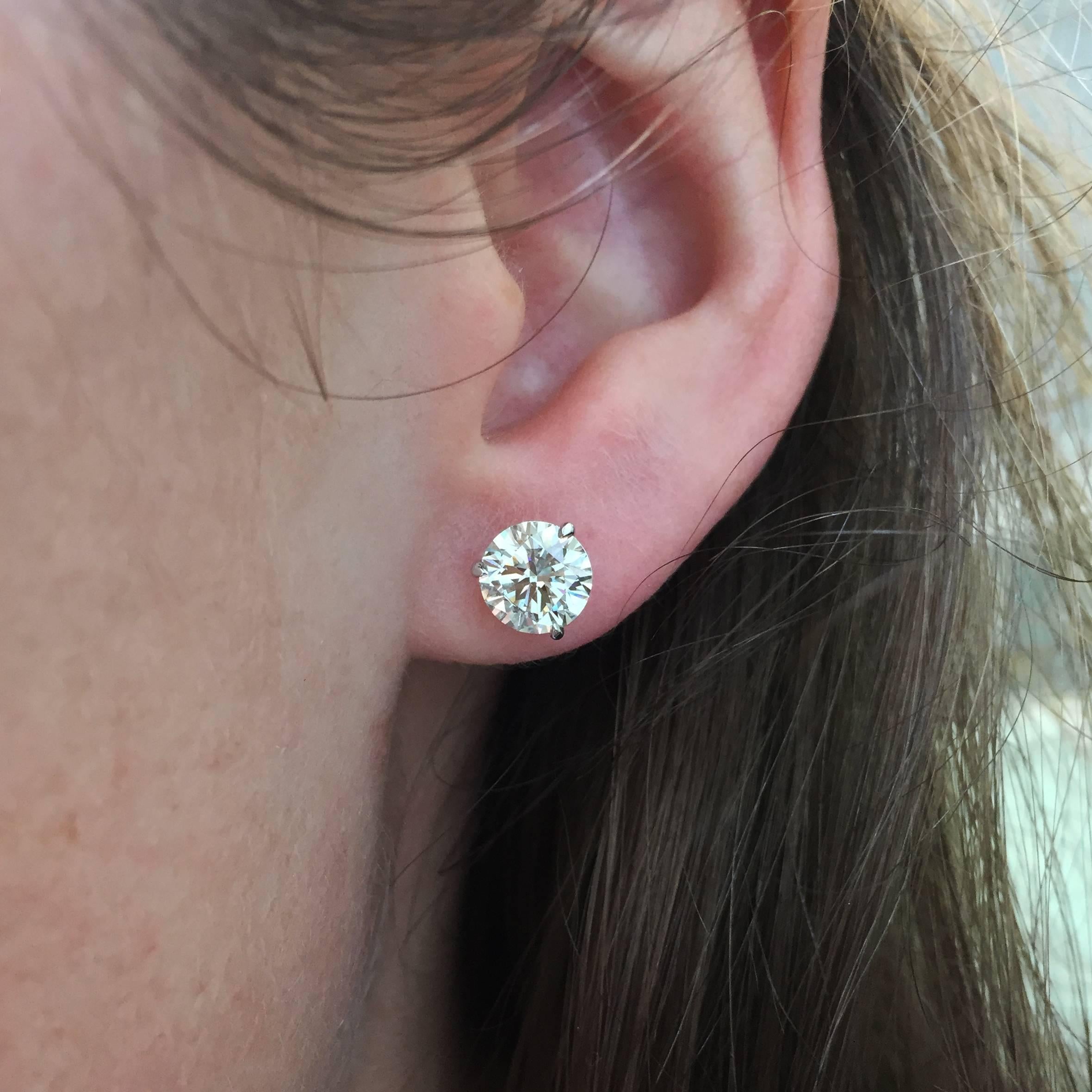 round brilliant cut diamond earrings