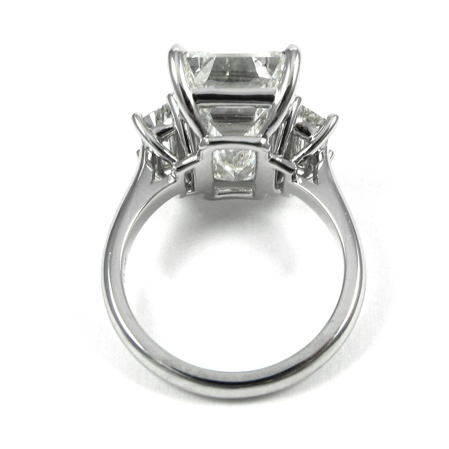 Women's or Men's Impressive GIA Certified 10.38 Carat Emerald Cut Diamond Platinum Ring