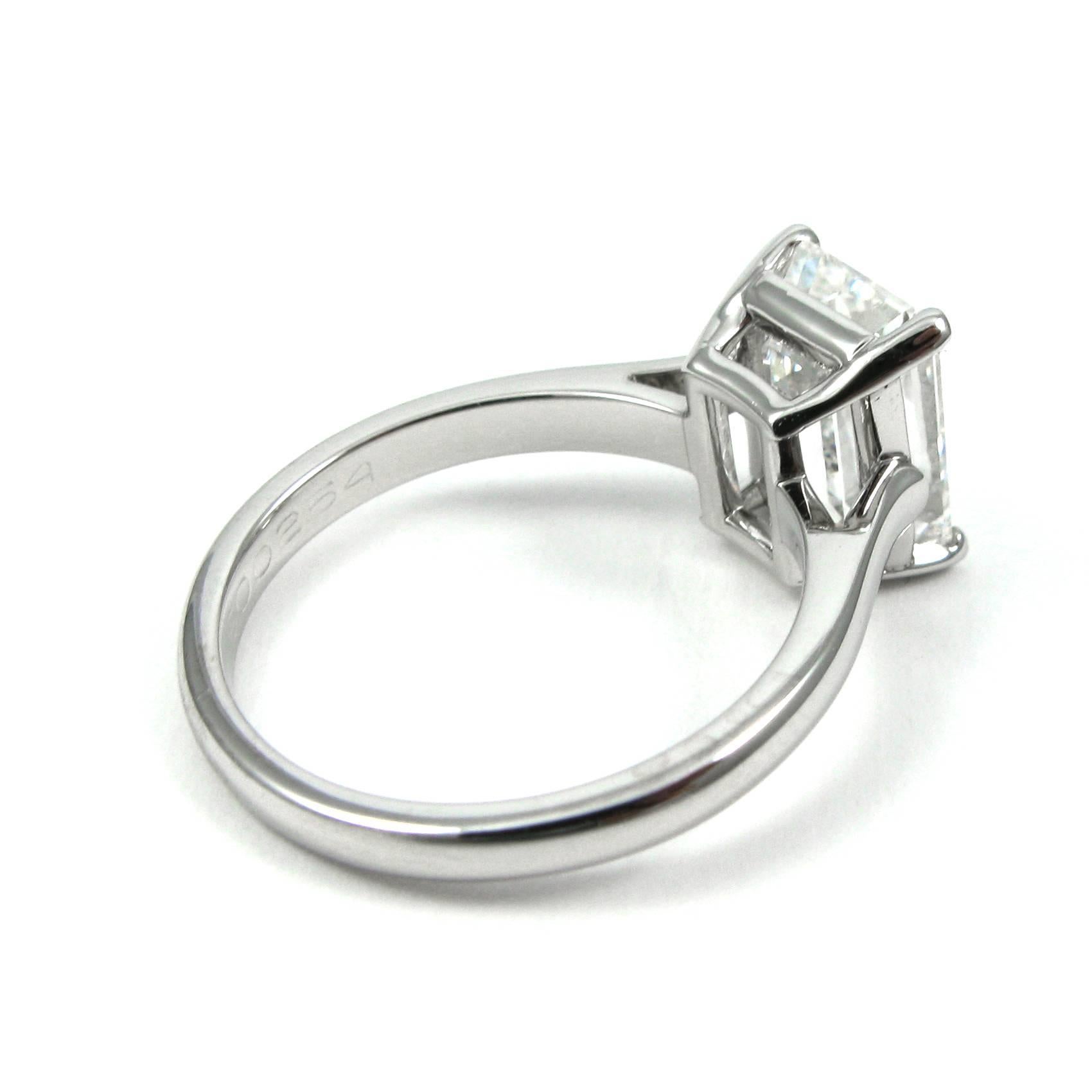 Tiffany & Co. 3.09 Carat Emerald Cut Solitaire Platinum Ring GIA Certified In New Condition In New York, NY