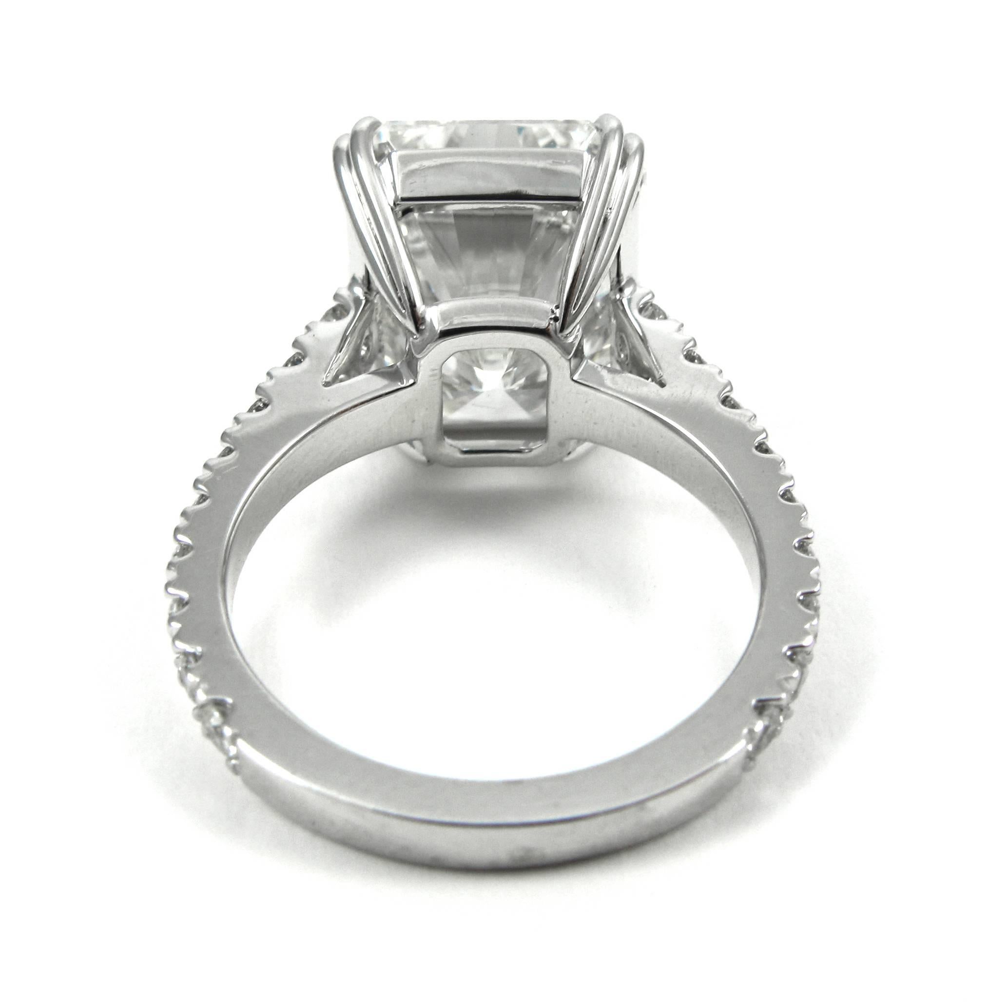 Stunning GIA Certified 10.04 Carat Radiant Diamond Platinum Pave J Birnbach ring In Excellent Condition In New York, NY