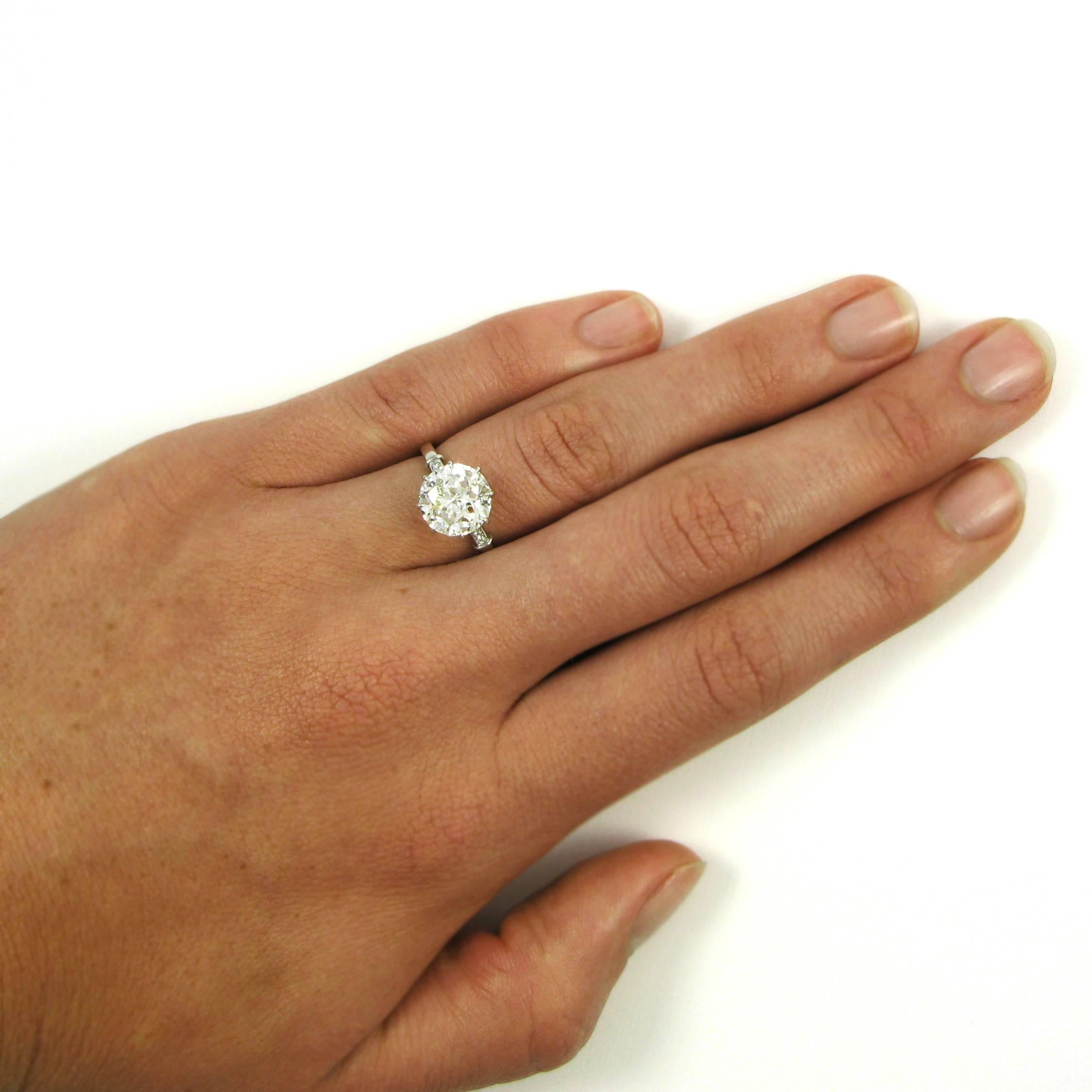 GIA Certified 3.04 Carat Jubilee Cut Diamond Platinum Engagement Ring In Excellent Condition In New York, NY