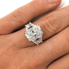 GIA zertifiziert D Farbe 7::05 Karat Gesamtgewicht Radiant & Trapezförmiger Diamantring