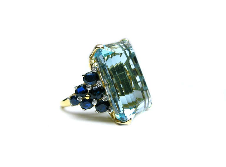 Aquamarine, Diamond and Sapphire Cocktail Ring In Excellent Condition In New York, NY