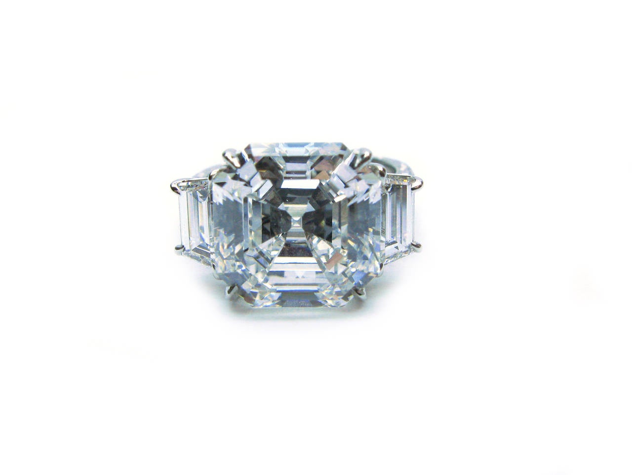 9.02 Carat GIA Cert Asscher Cut Diamond Platinum Engagement Ring In New Condition In New York, NY