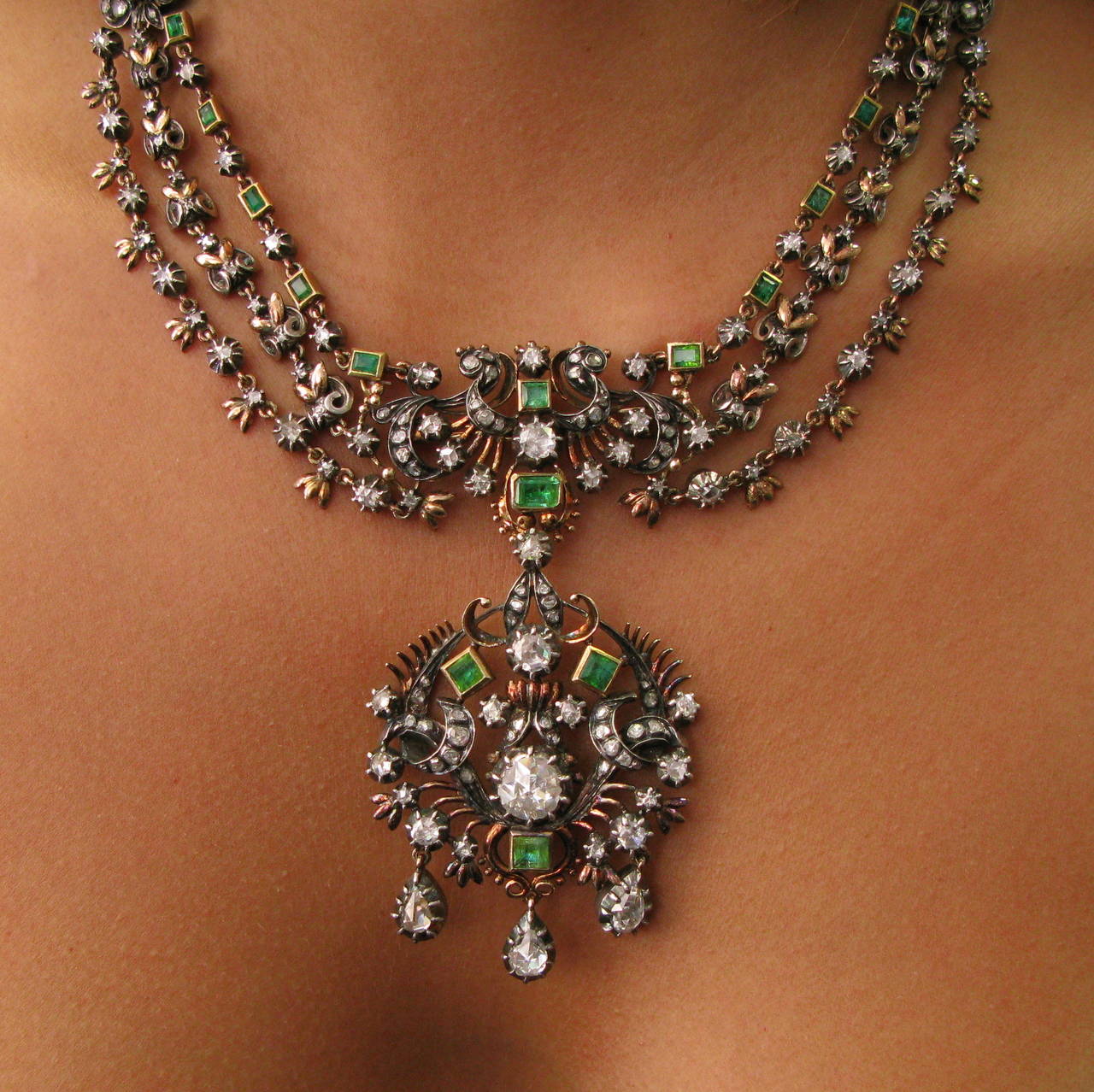 Georgian Emerald & Diamond Convertible Necklace In Excellent Condition For Sale In New York, NY