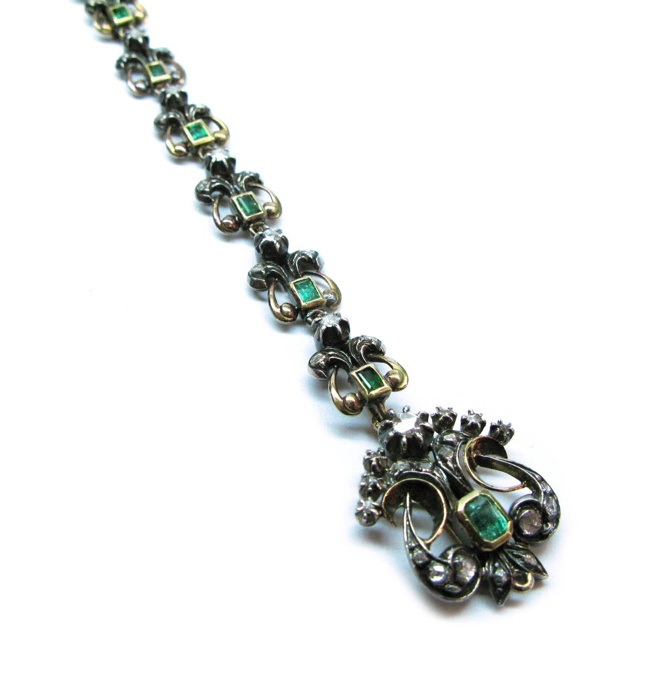Collier convertible en émeraudes et diamants de style géorgien Excellent état - En vente à New York, NY