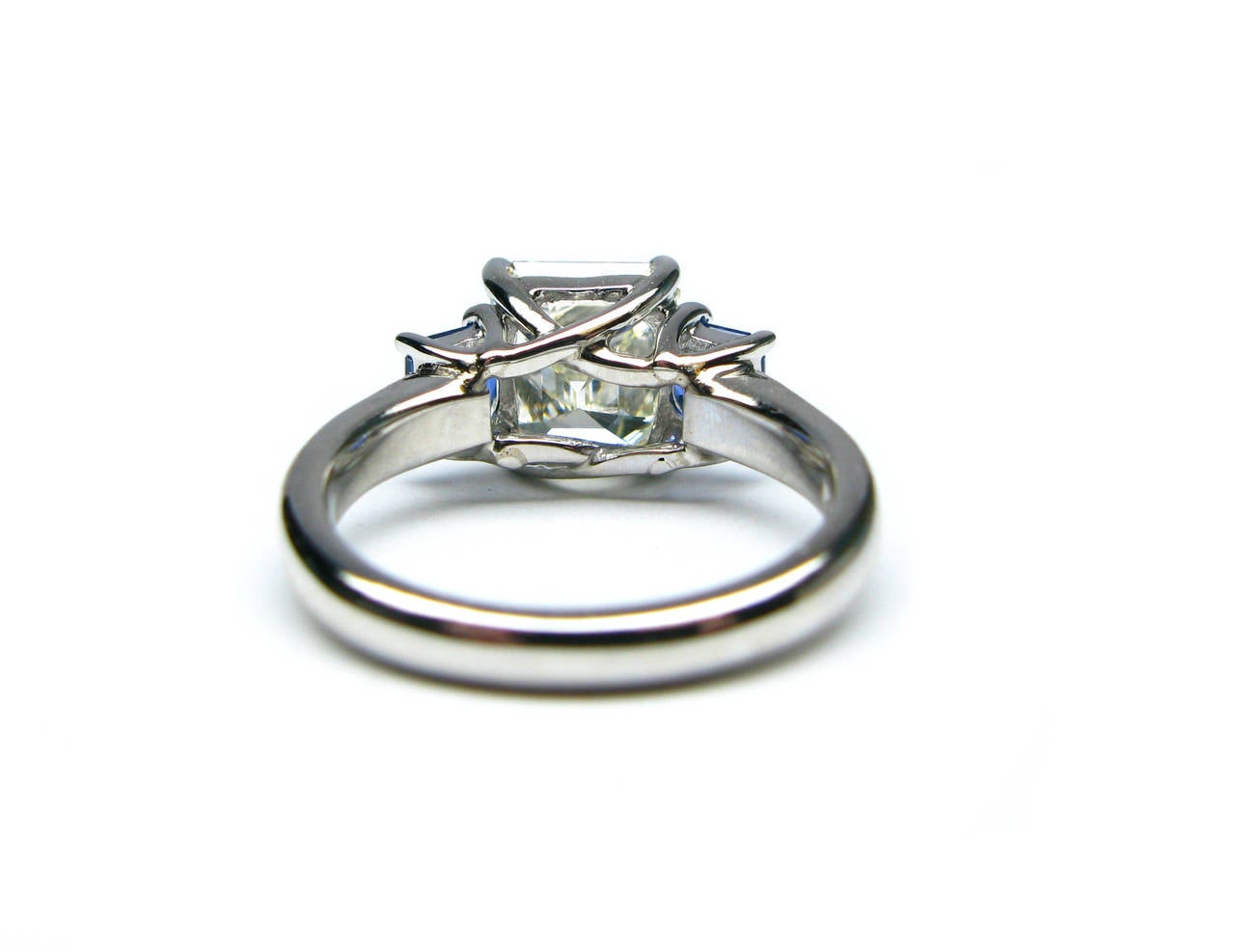asscher cut sapphire engagement rings