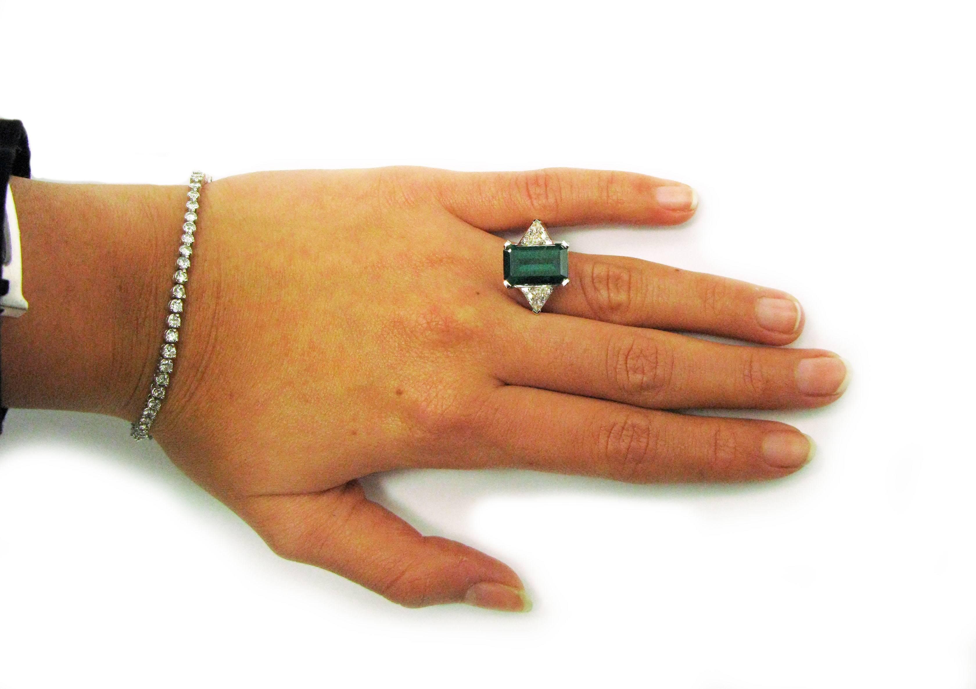 3.98 Carat Green Emerald Trillion Diamond gold Ring 4