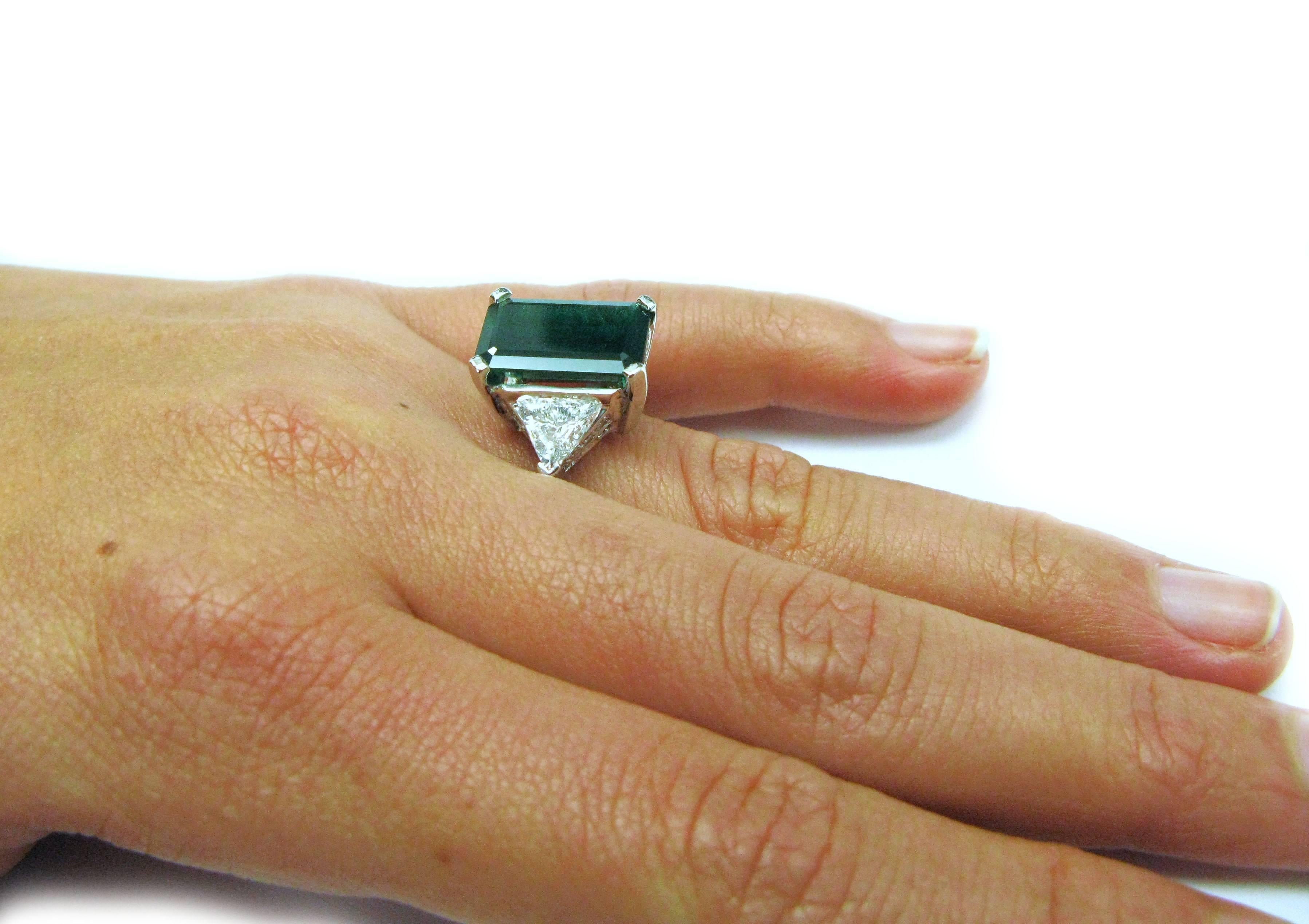3.98 Carat Green Emerald Trillion Diamond gold Ring 5