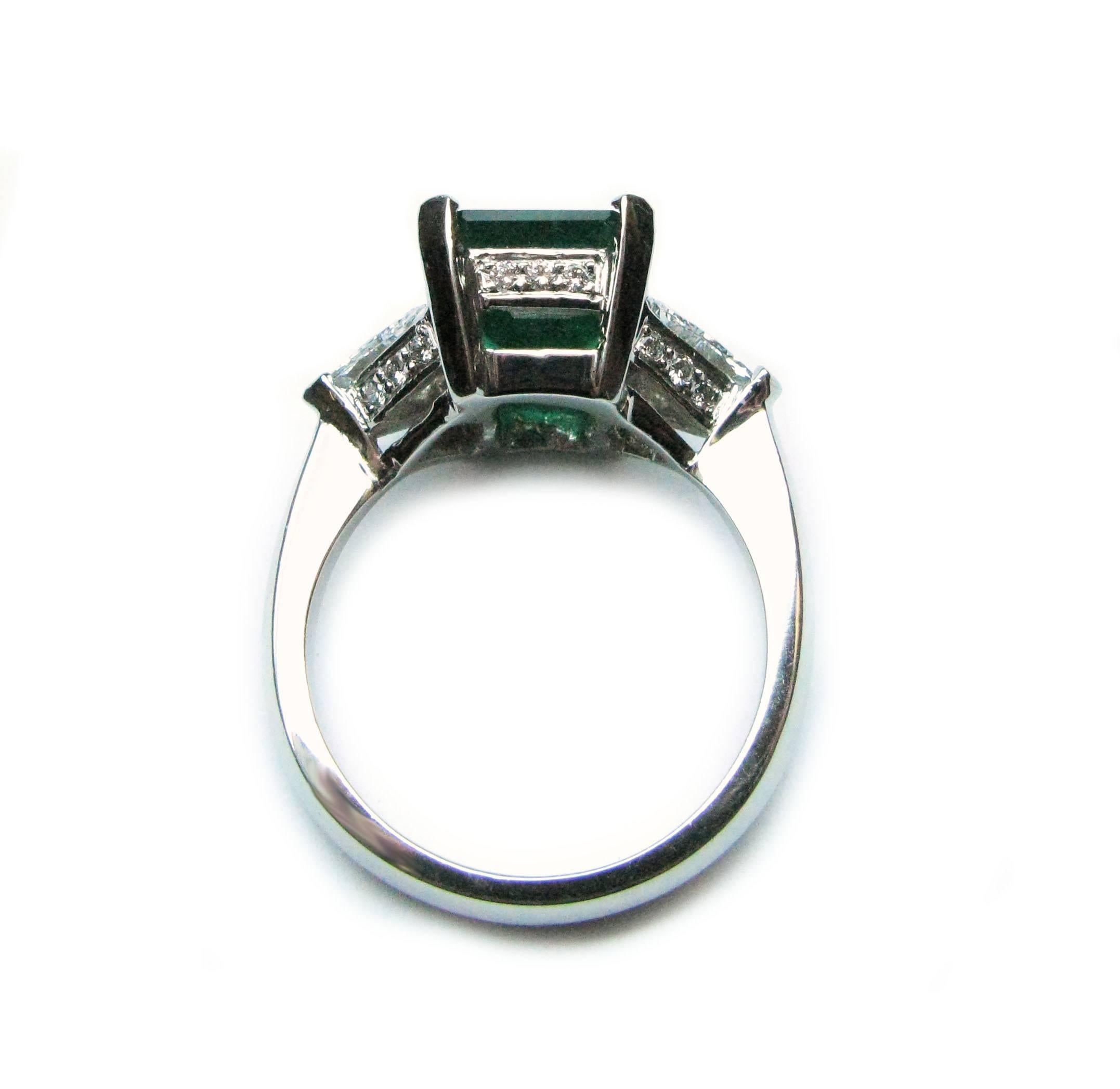 3.98 Carat Green Emerald Trillion Diamond gold Ring 2
