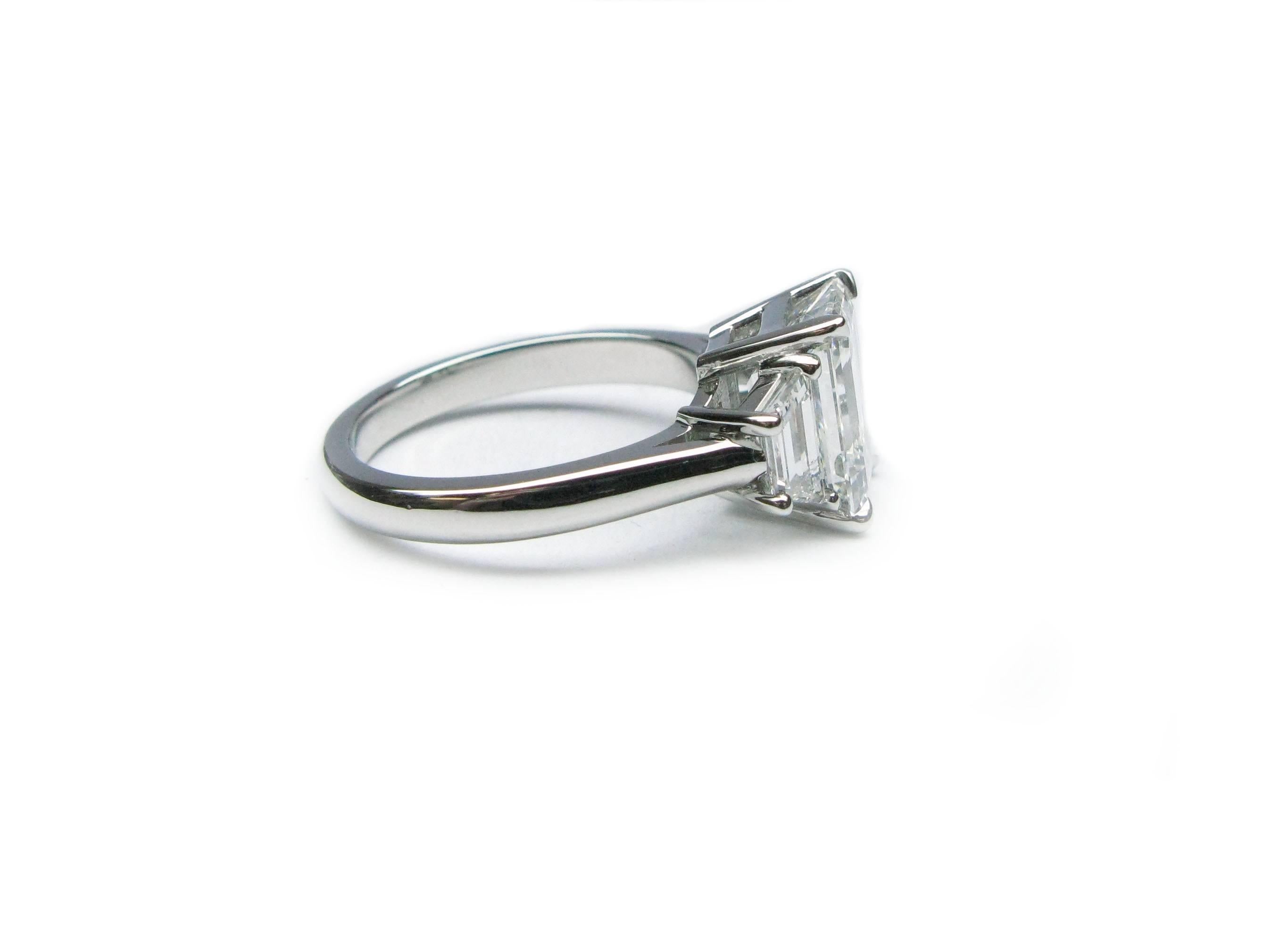 3.13 Carat Emerald Diamond Platinum Ring In New Condition In New York, NY