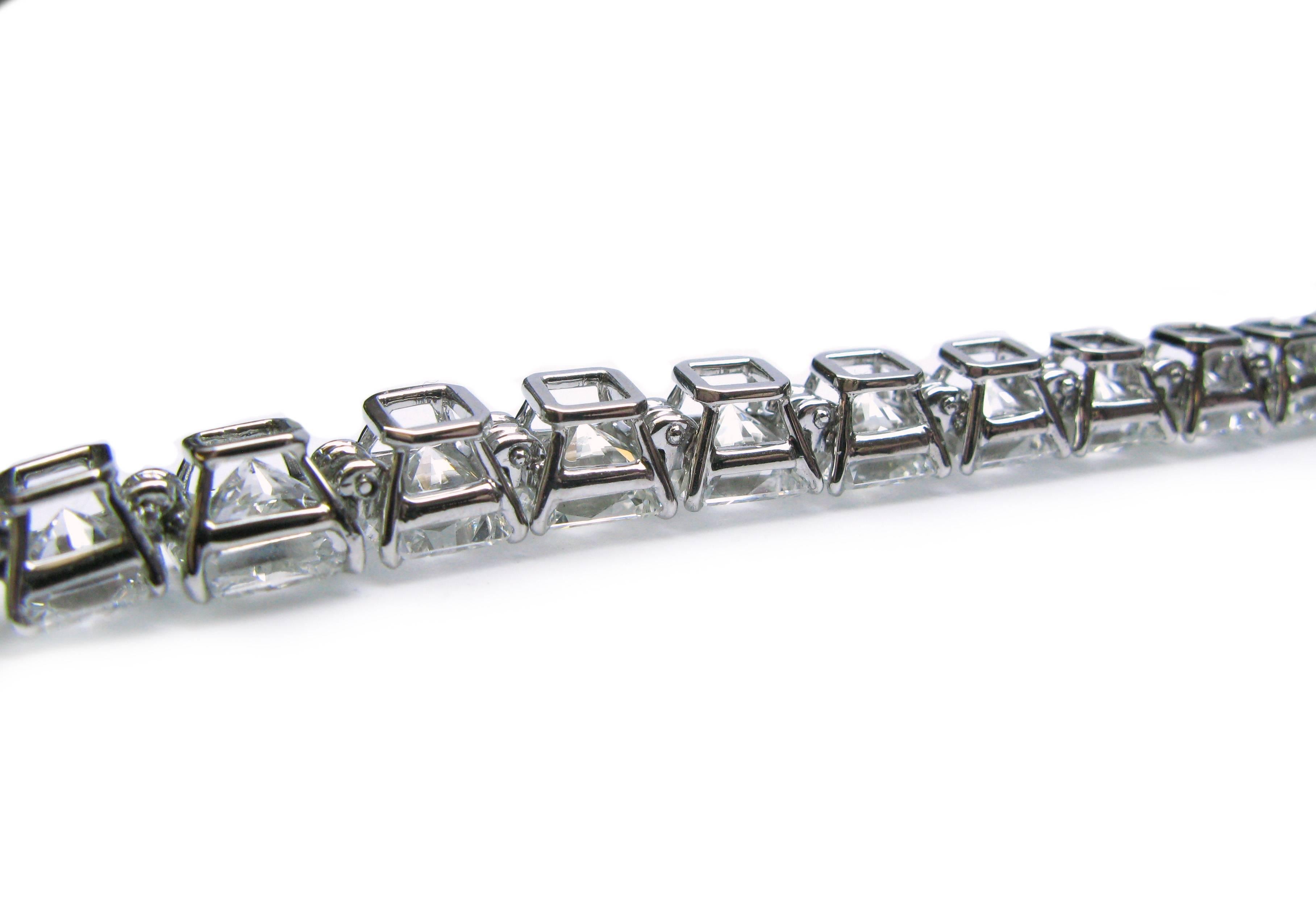Women's or Men's 77.69 Carat Total Weight Radiant Diamond Riviere Necklace