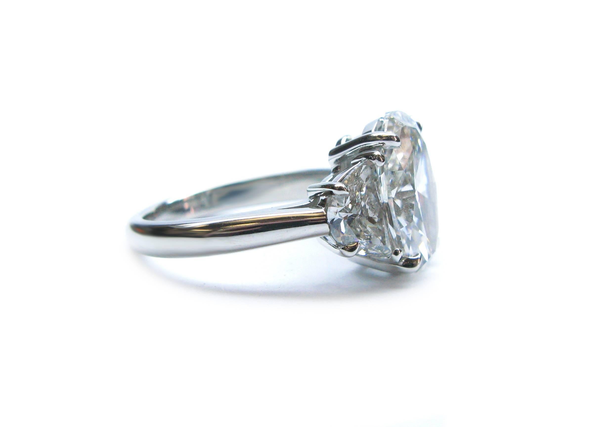 3.04 Carat GIA Cert Oval Diamond Platinum Ring In New Condition In New York, NY
