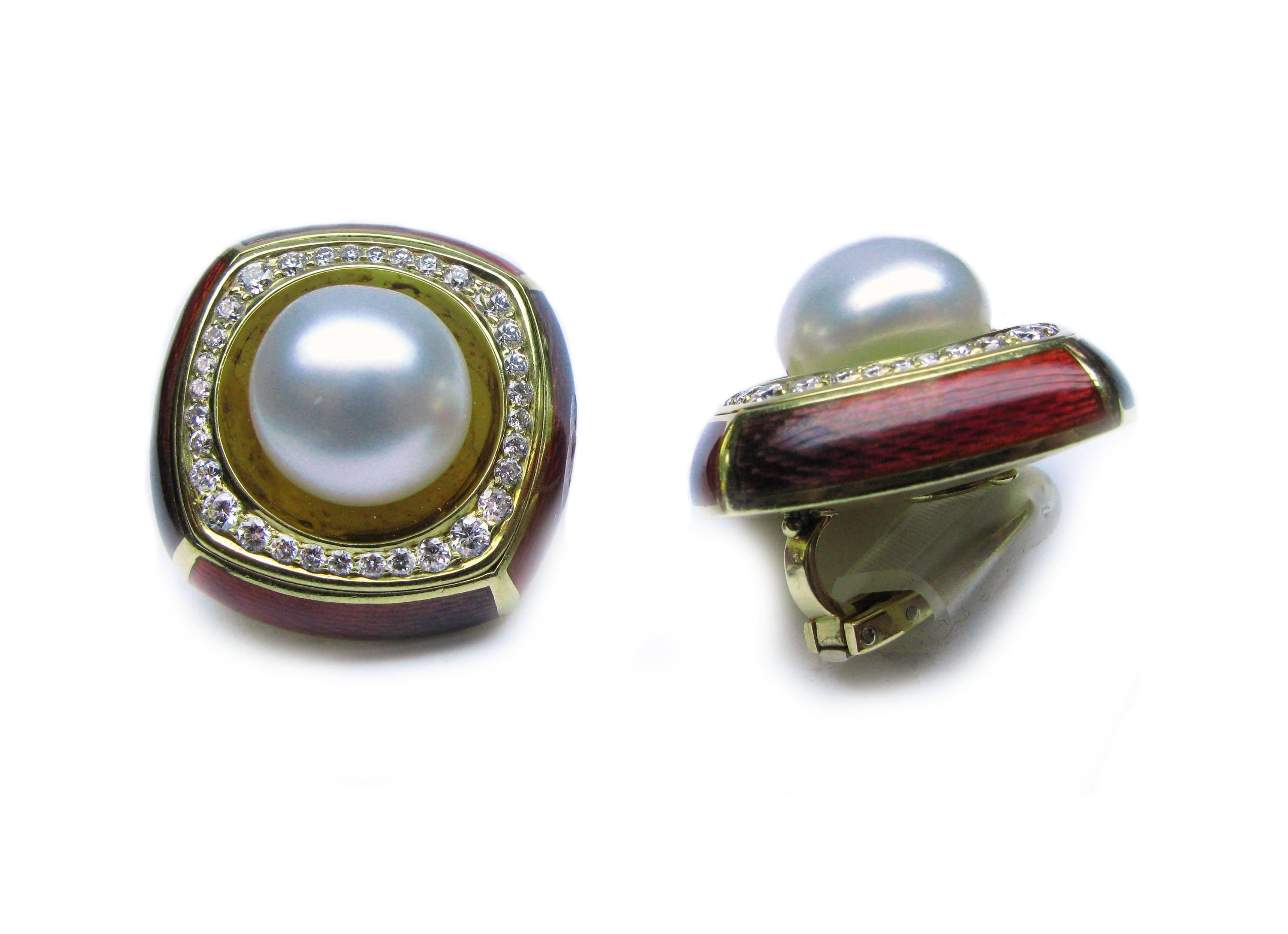 De Vroomen Ohrclips aus Emaille mit Perlen und Diamanten in Gold (Rundschliff) im Angebot