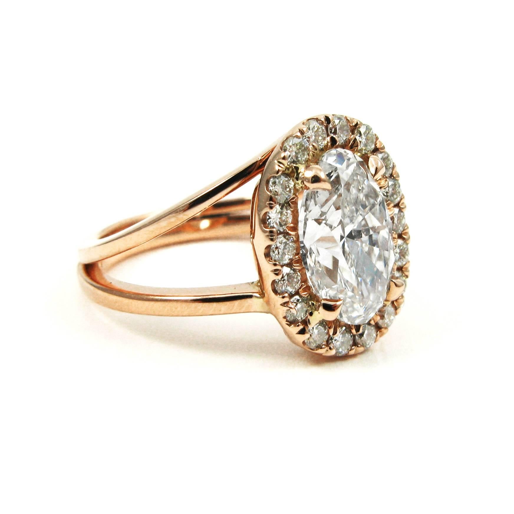 GIA Certified 1.04 Carat Oval Diamond Halo Split Shank 18K Rose Gold Ring In New Condition In New York, NY