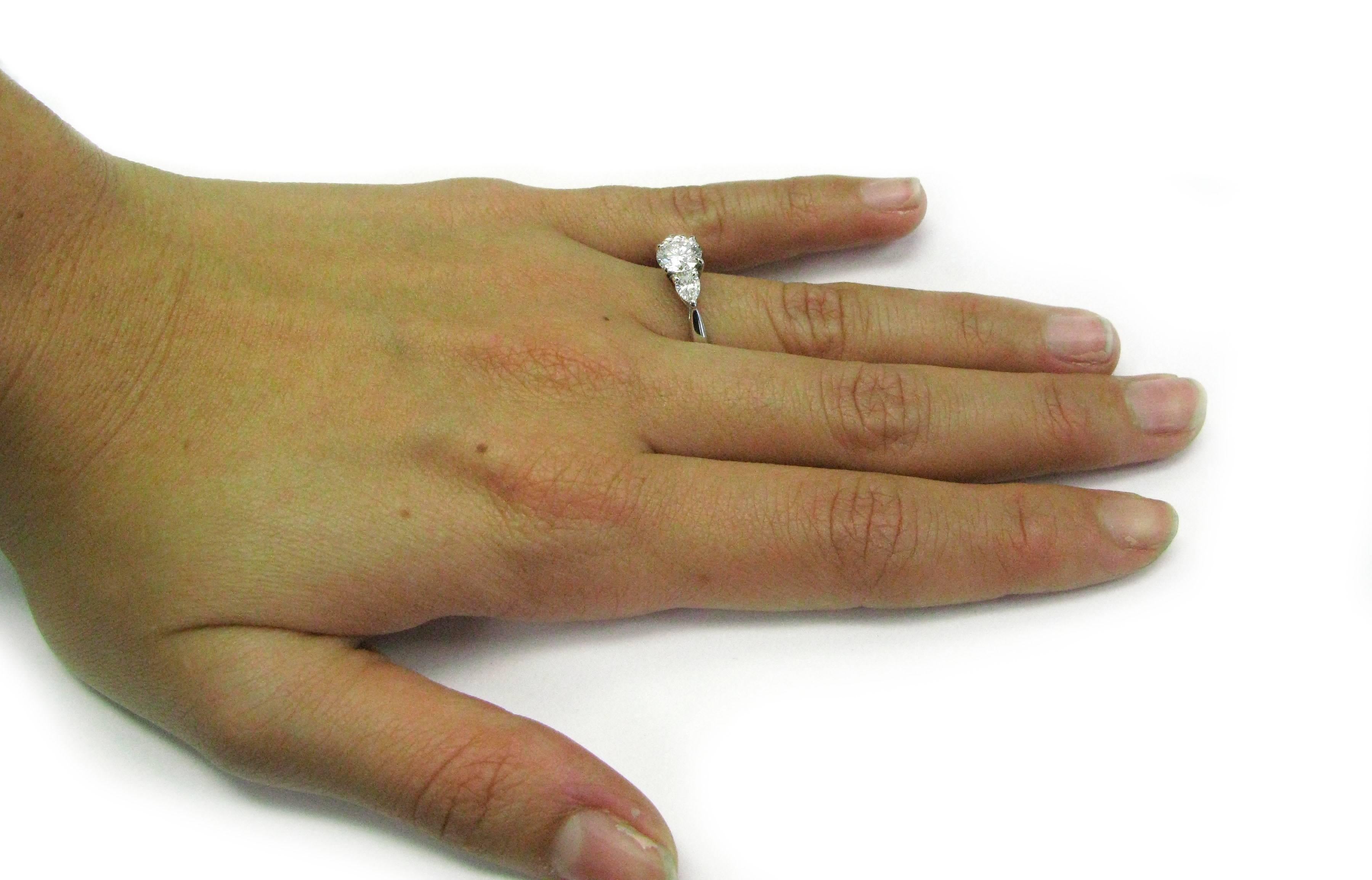 Women's Van Cleef & Arpels  Round Diamond Engagement Ring GIA F VVS2