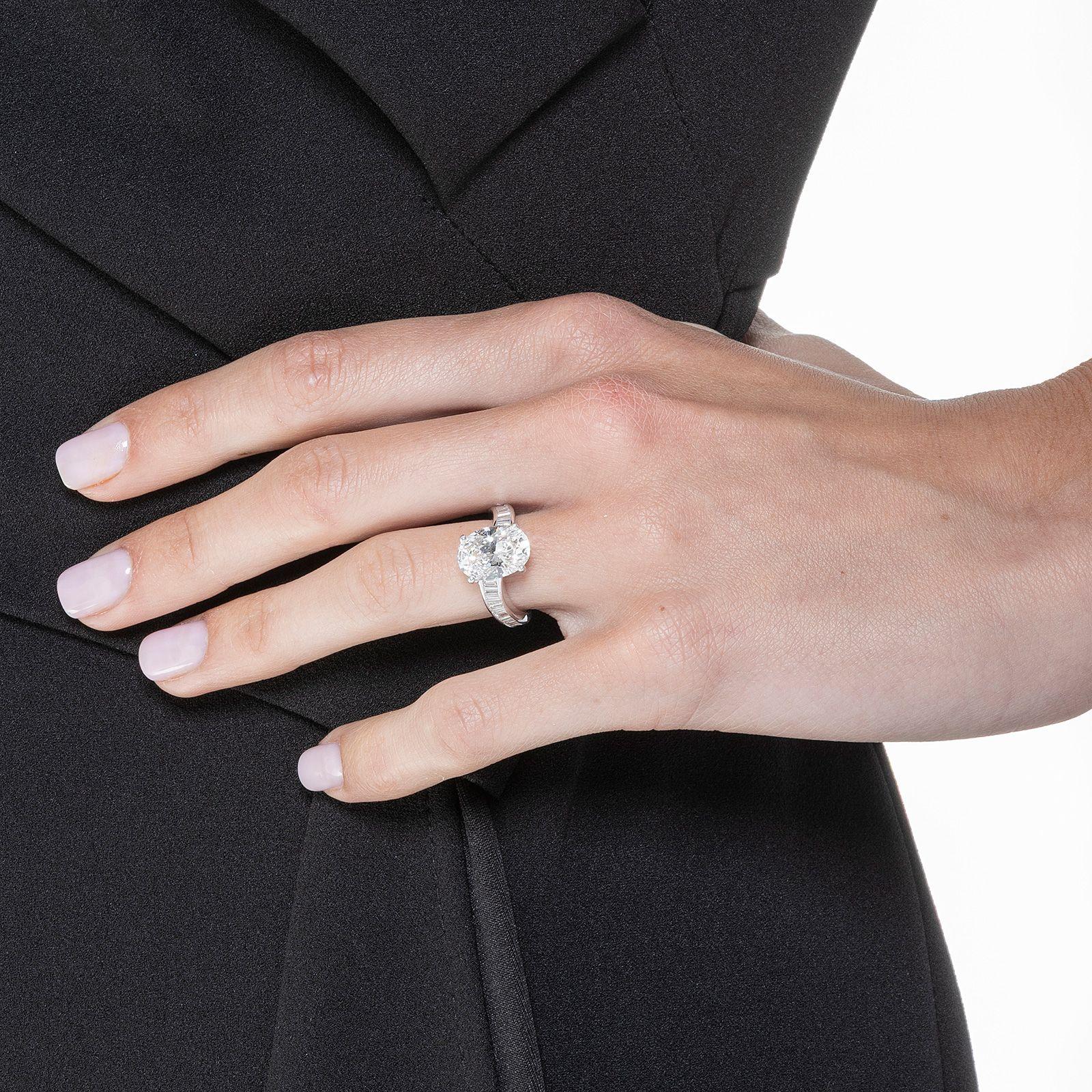 J. Birnbach Bague bypass à diamant ovale de 3,64 carats E VVS1 certifiée GIA Excellent état - En vente à New York, NY