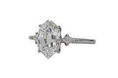 Anello con tre pietre: diamante marquise da 2,16 carati, GIA, G, SI1, taglio a gradini, di J. Birnbach