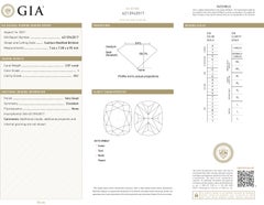 Anello solitario personalizzato con diamante da 2,01 carati a taglio cuscino, in platino e oro giallo 18 carati