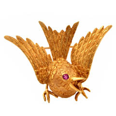 Cellino Ruby Textured Gold Bird Brooch