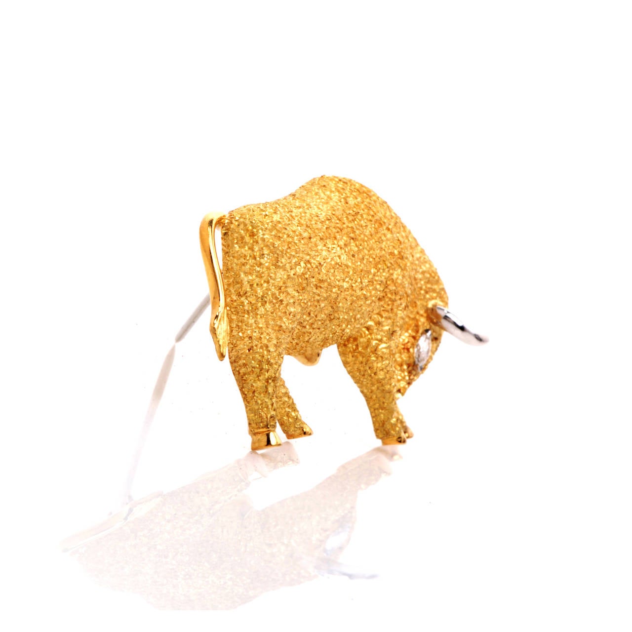 Henry Dunay Gold Platinum Bull Pin Brooch In Excellent Condition In Miami, FL
