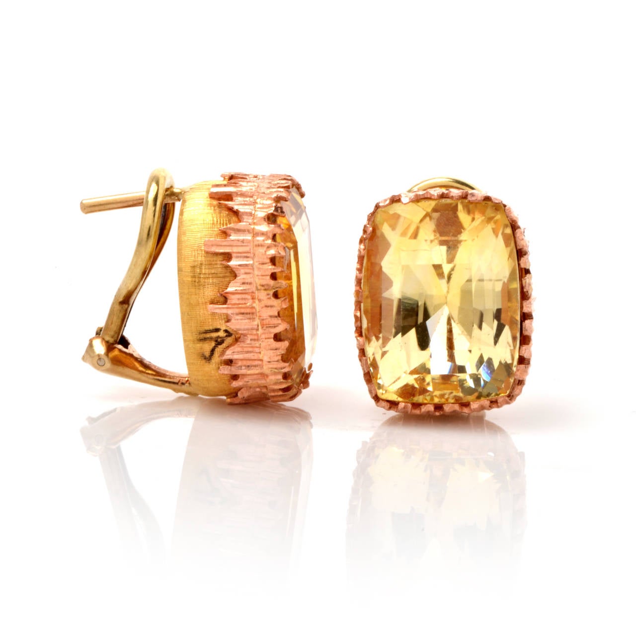 Certified Natural Golden Sapphire Clip Earrings In Excellent Condition In Miami, FL