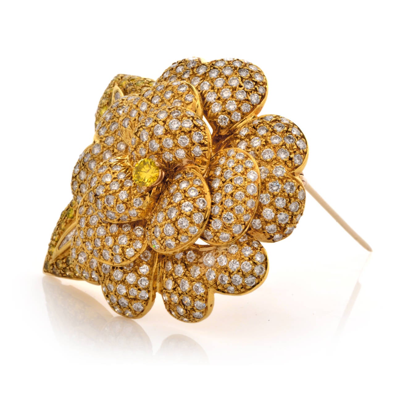 Diamond Gold Flower Brooch Pin In Excellent Condition In Miami, FL
