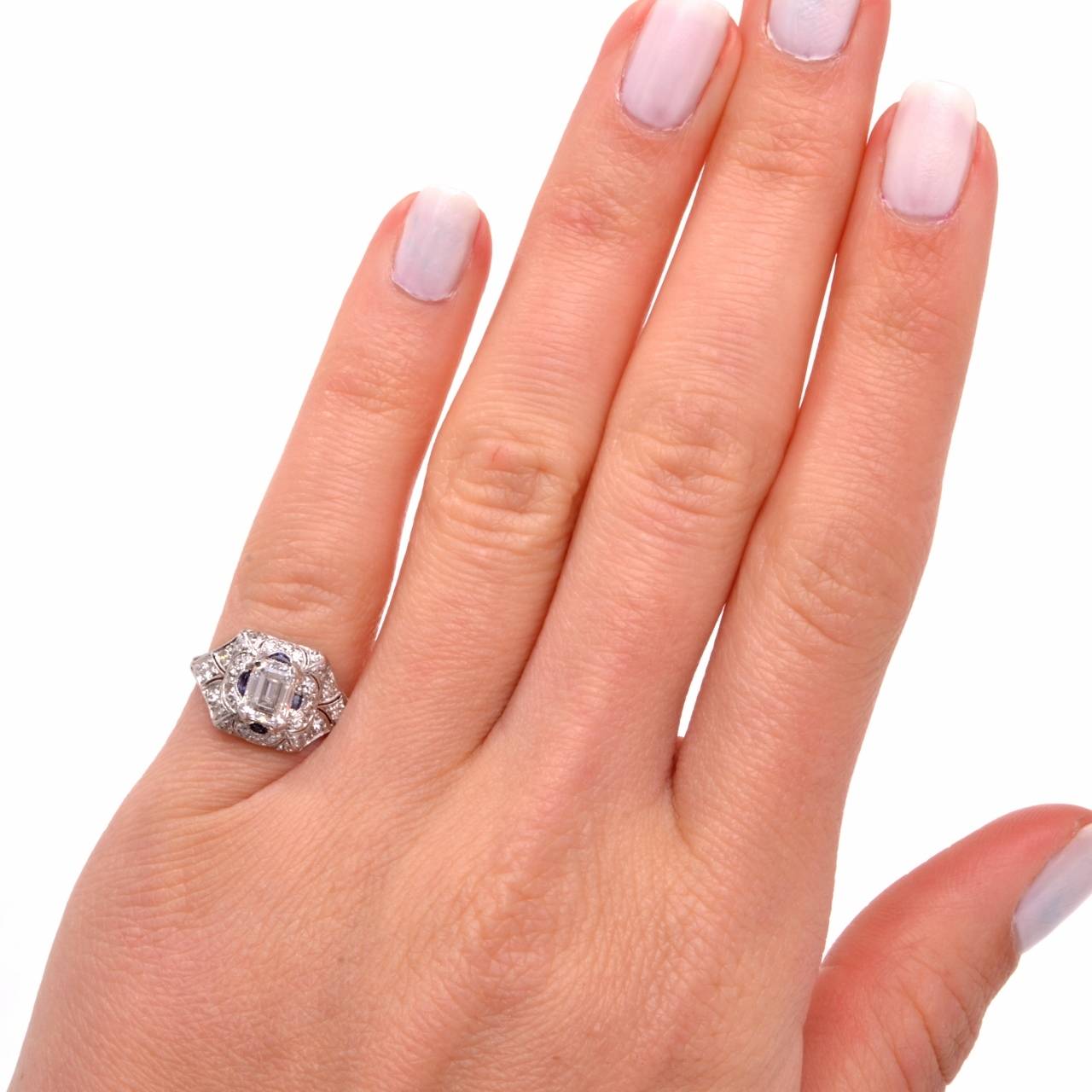 Art Deco Sapphire Diamond Platinum Engagement Ring In Excellent Condition In Miami, FL