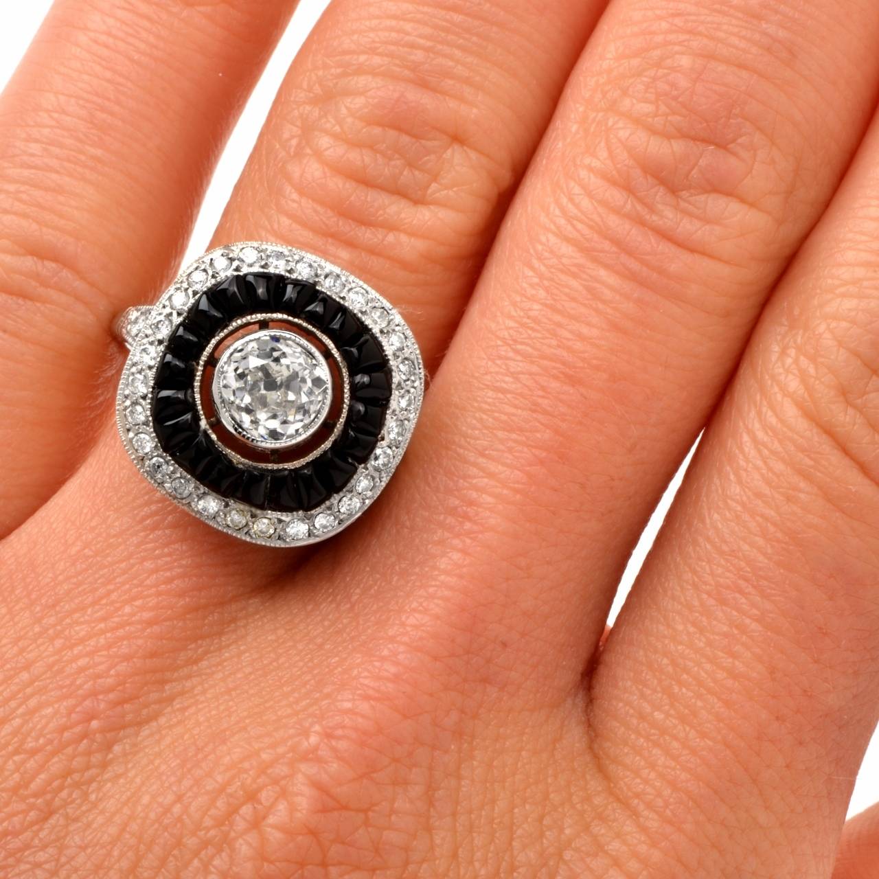 Art Deco Black Onyx Diamond Platinum Engagement Ring In Excellent Condition In Miami, FL