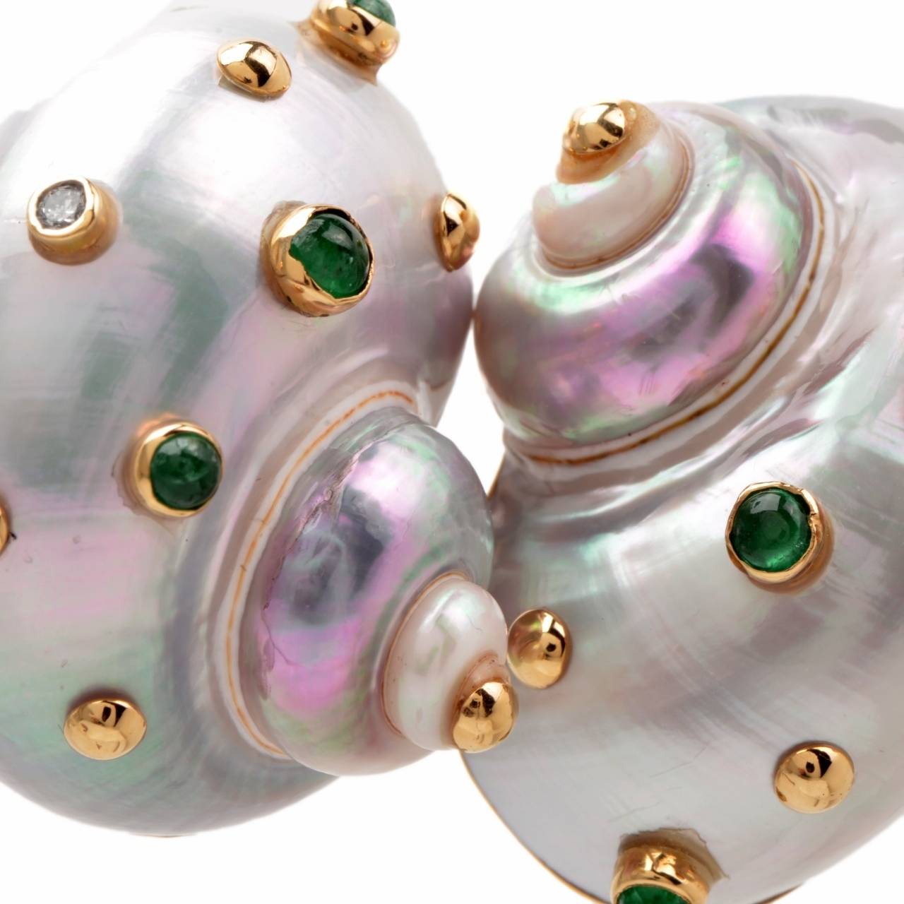 Women's Stylish Sea-Shell Emerald Diamond Yellow Gold Earrings