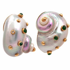 Stylish Sea-Shell Emerald Diamond Yellow Gold Earrings