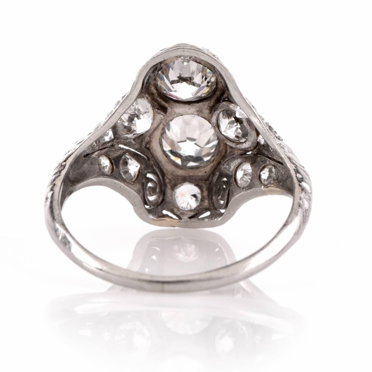 Antique Art Deco  Diamond Platinum Filigree  Engagement Ring In Excellent Condition In Miami, FL