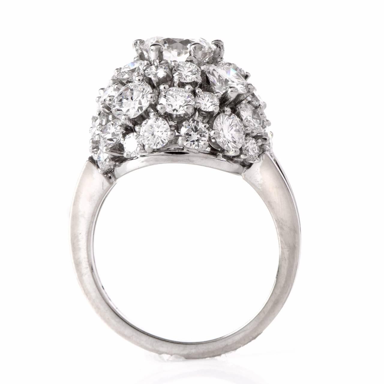Diamond Gold Cluster Engagement Ring In Excellent Condition In Miami, FL