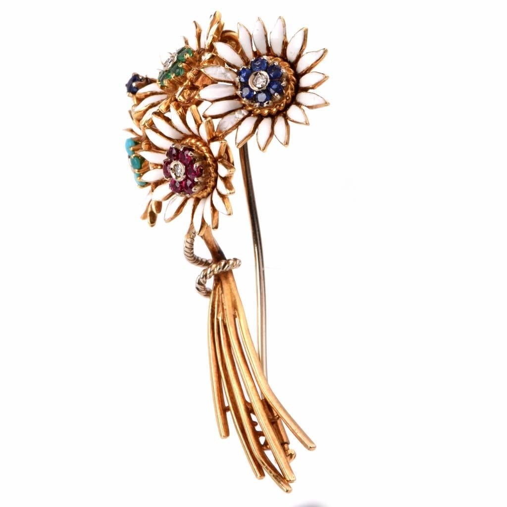 This enchantingly  Retro  pin brooch of unmatched refinement is crafted in solid 18K yellow gold, weighing 14.9 grams and dmeasuring 2.25