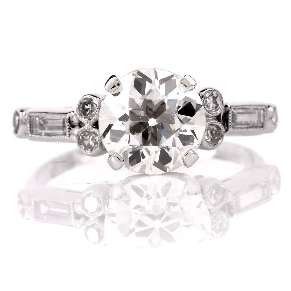 Antique Art Deco  Diamond Platinum Engagement Ring In Excellent Condition In Miami, FL