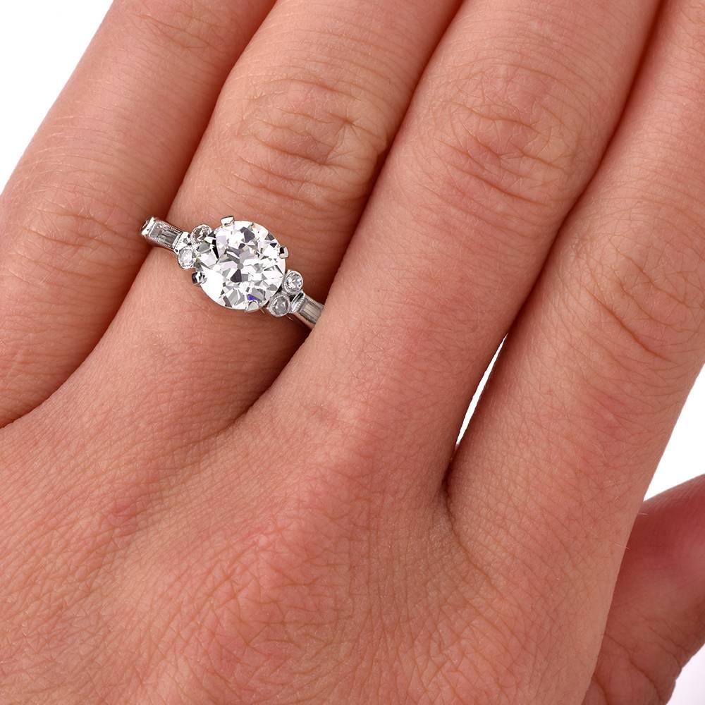 Antique Art Deco  Diamond Platinum Engagement Ring 3