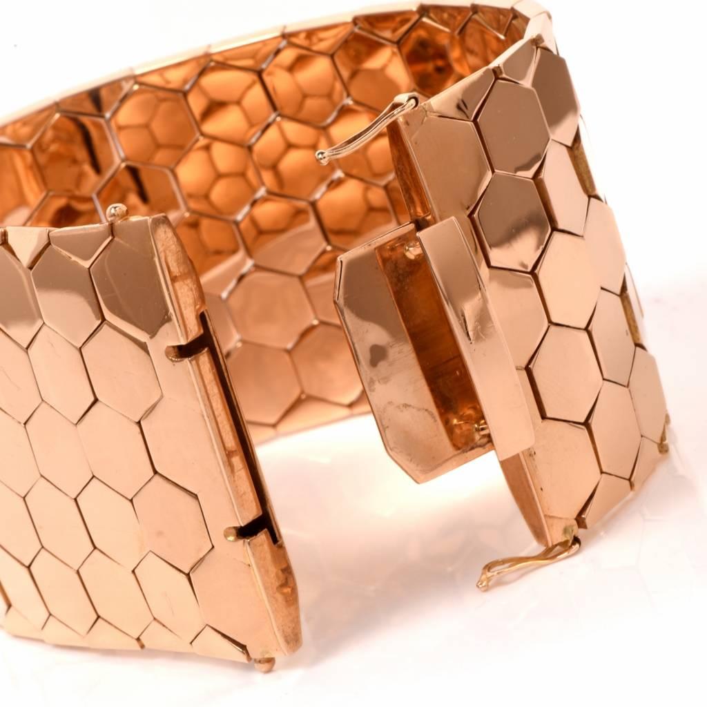 1950's Retro Honeycomb Gold Wide Bracelet In Excellent Condition In Miami, FL