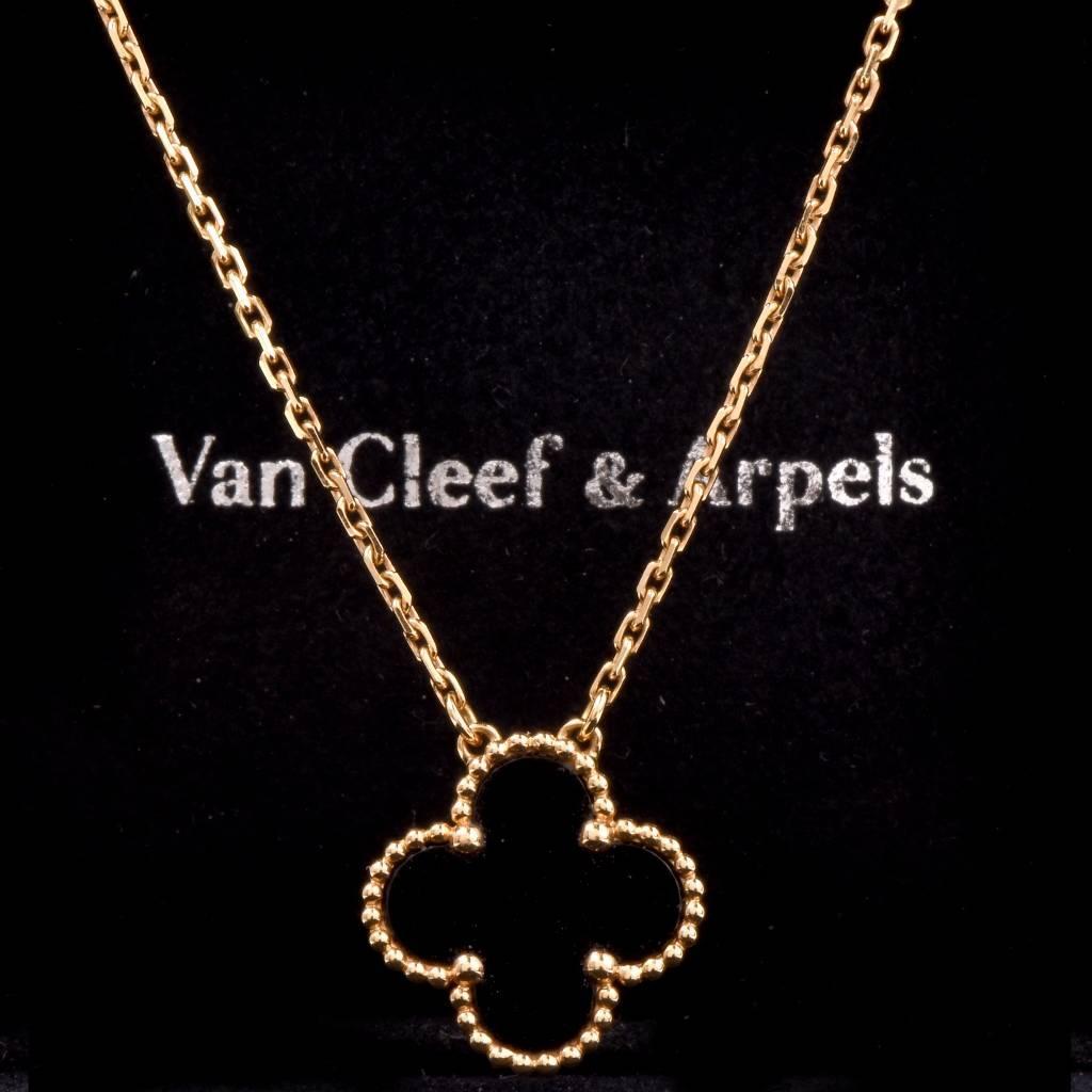 Van Cleef and Arpels Alhambra Onyx Gold Clover Pendant Necklace at 1stdibs